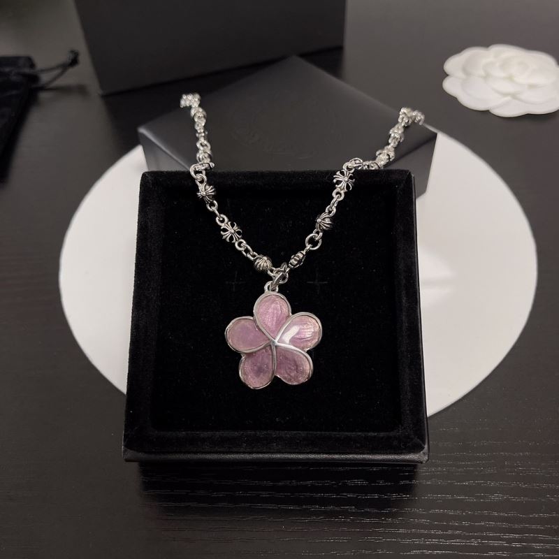 Ch**me He**ts necklaces
